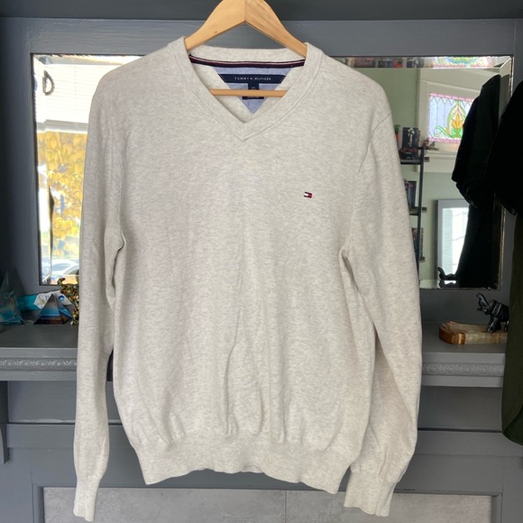 Tommy Hilfiger V Neck - Picture 1 of 2